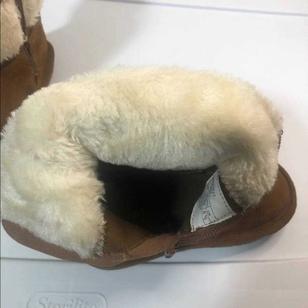 Michael Kors  Toddler Apple Pie boots Size…